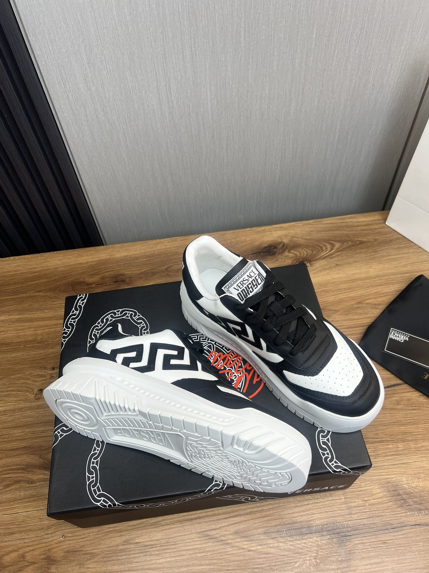 VersaceSHOES
