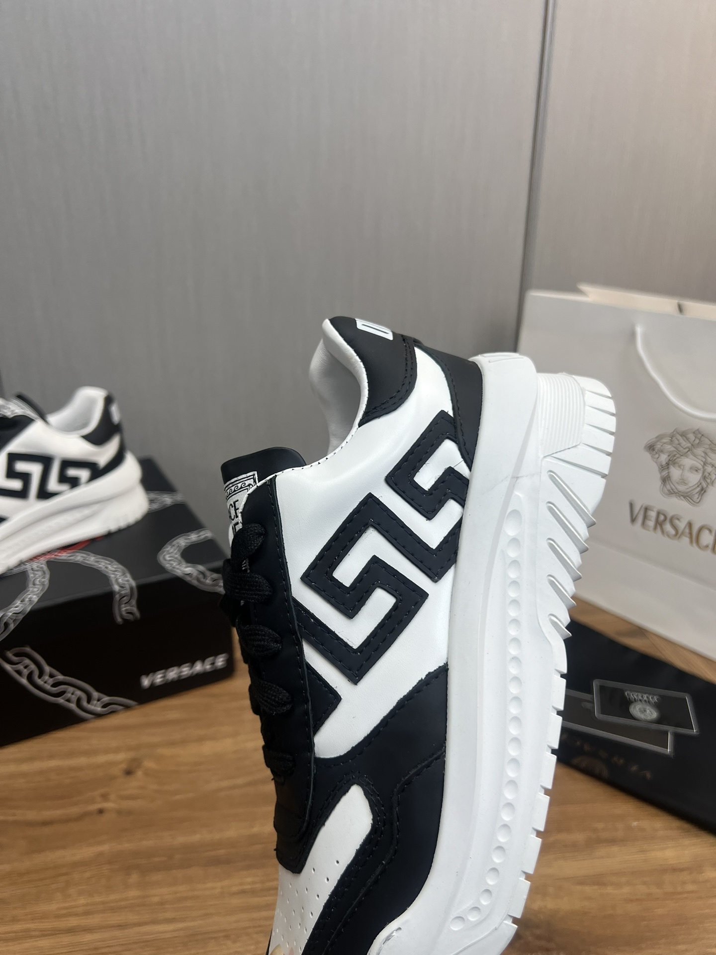 VersaceSHOES