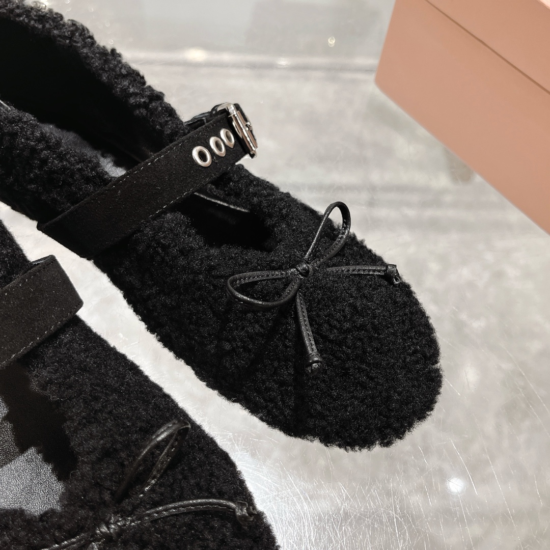 Womens shoes collection