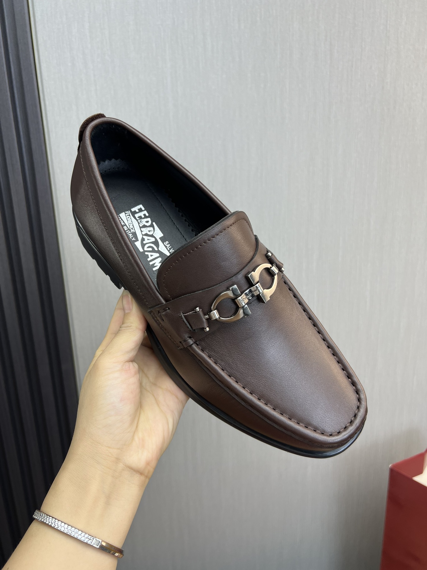 FerragamoSHOES