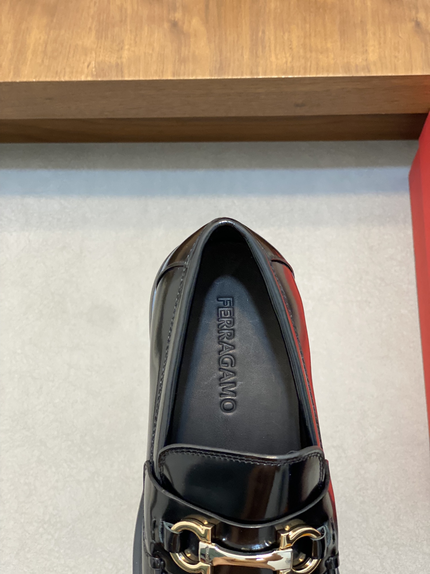 FerragamoSHOES