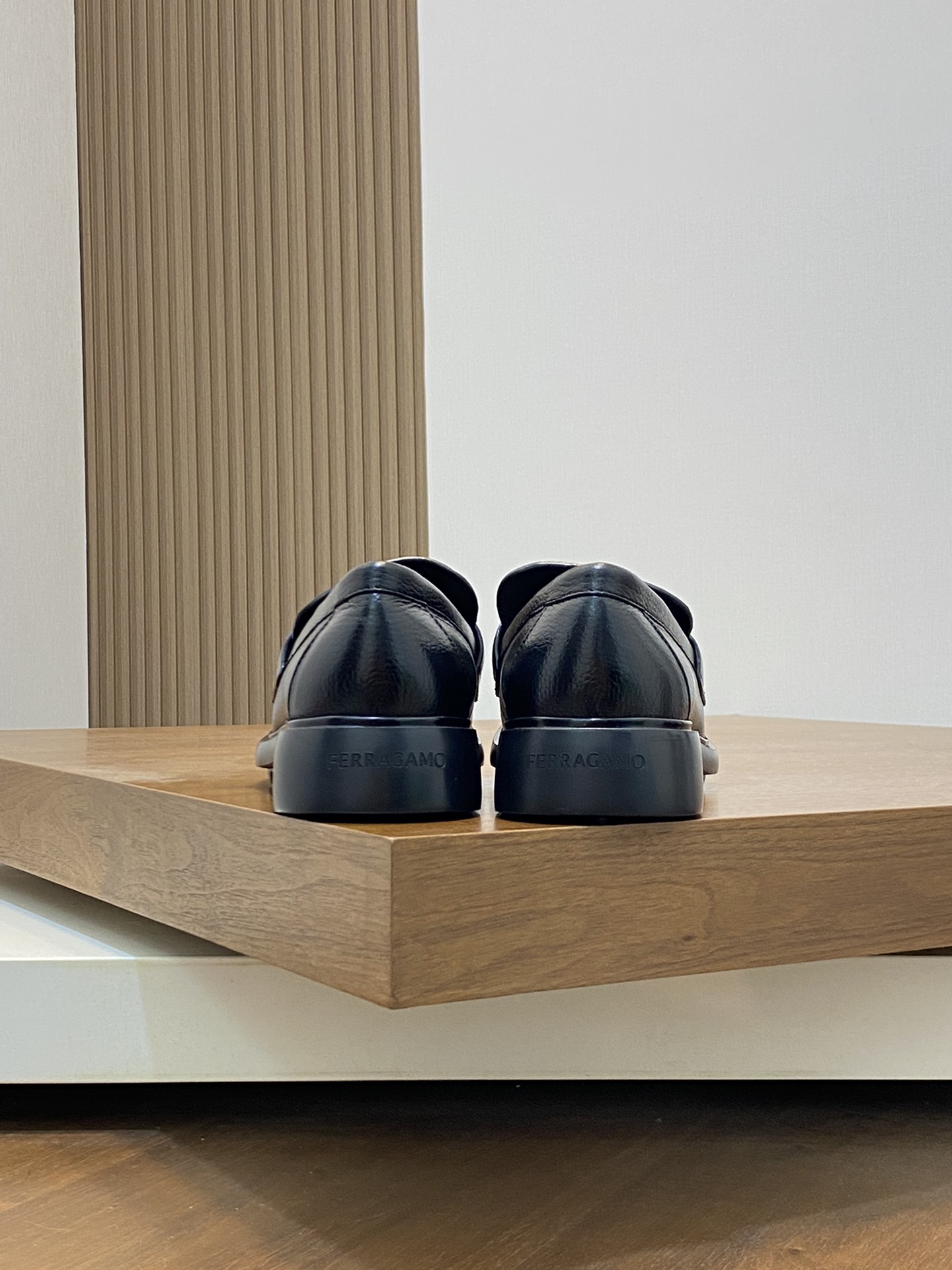 FerragamoSHOES