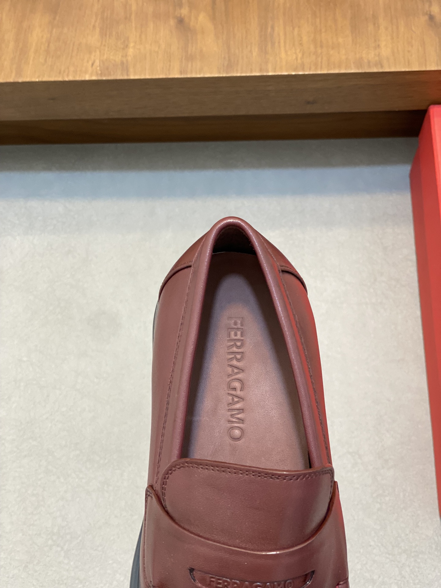 FerragamoSHOES