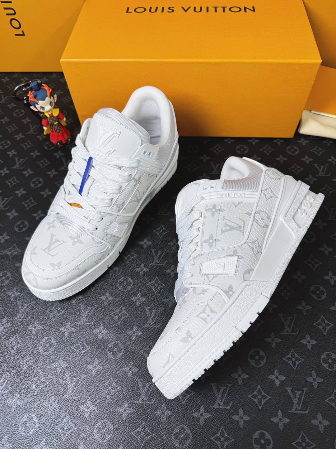 LVShoes