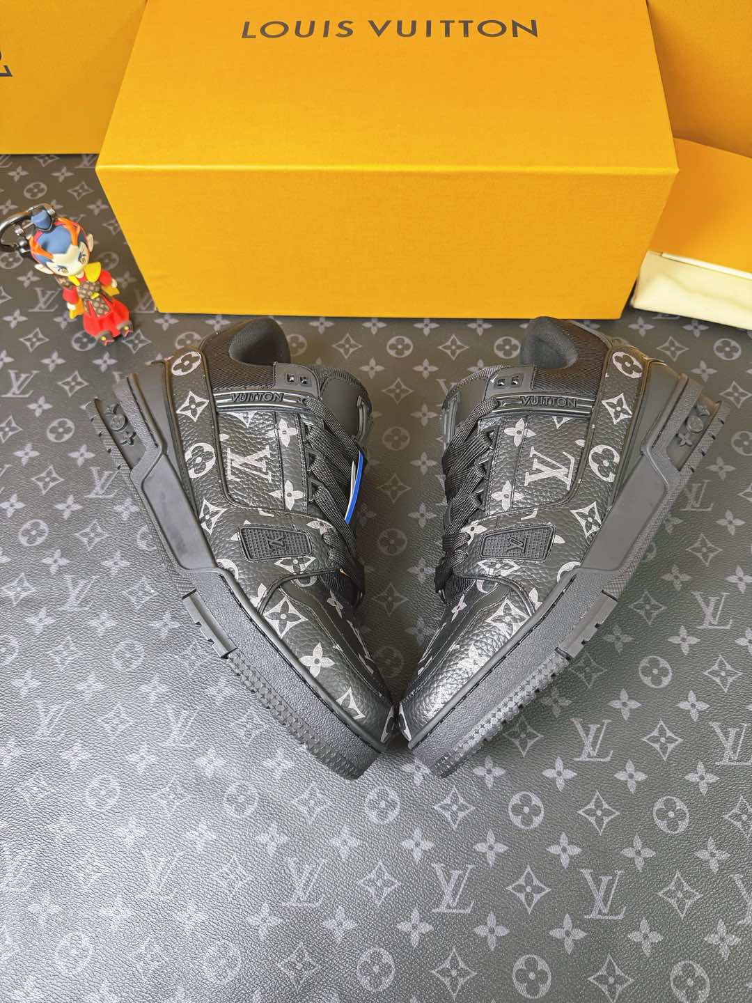 LVShoes