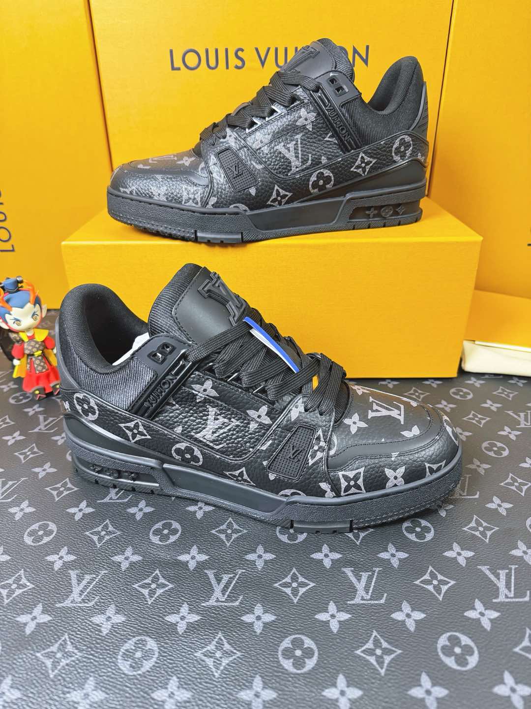 LVShoes