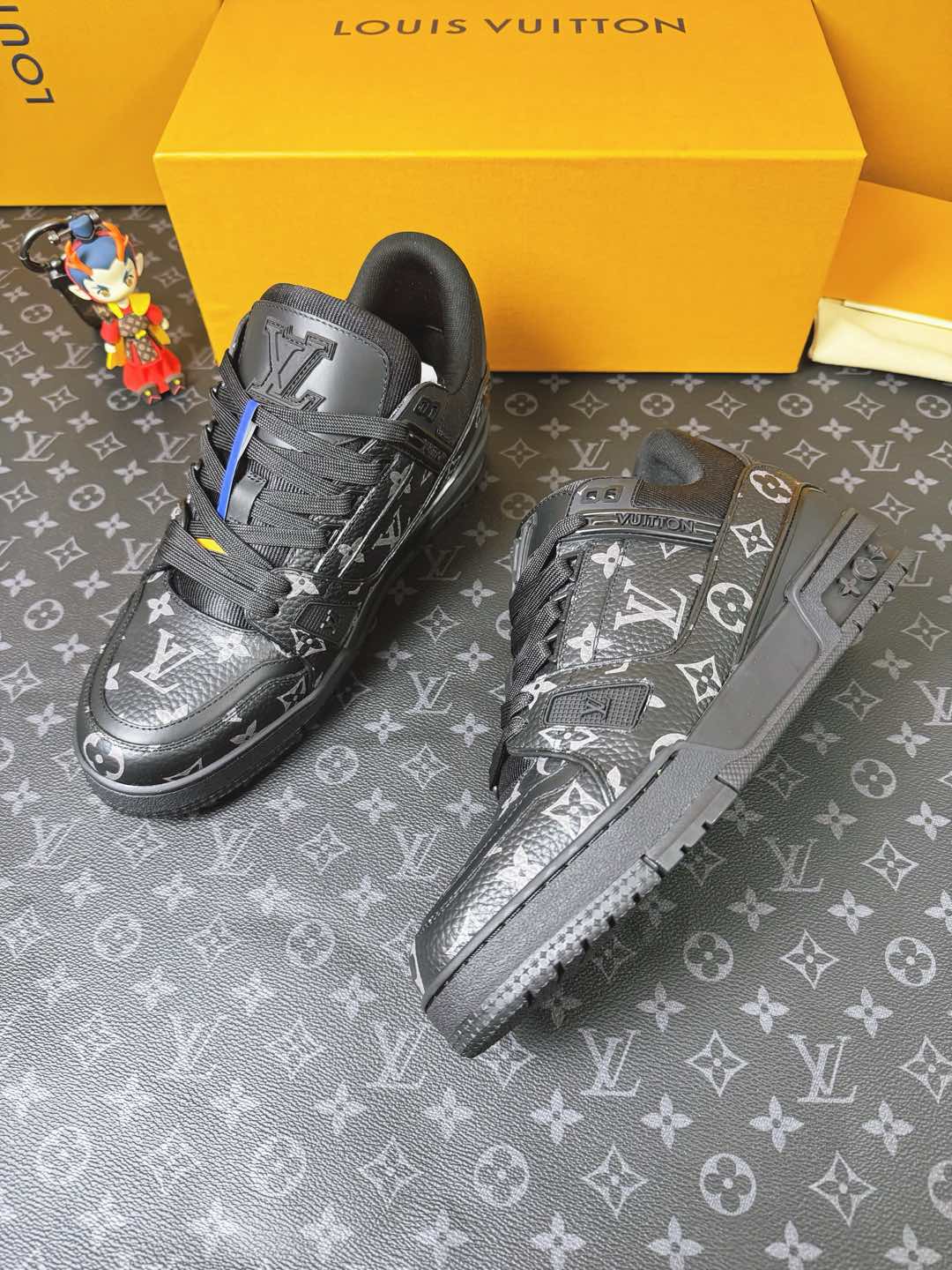 LVShoes