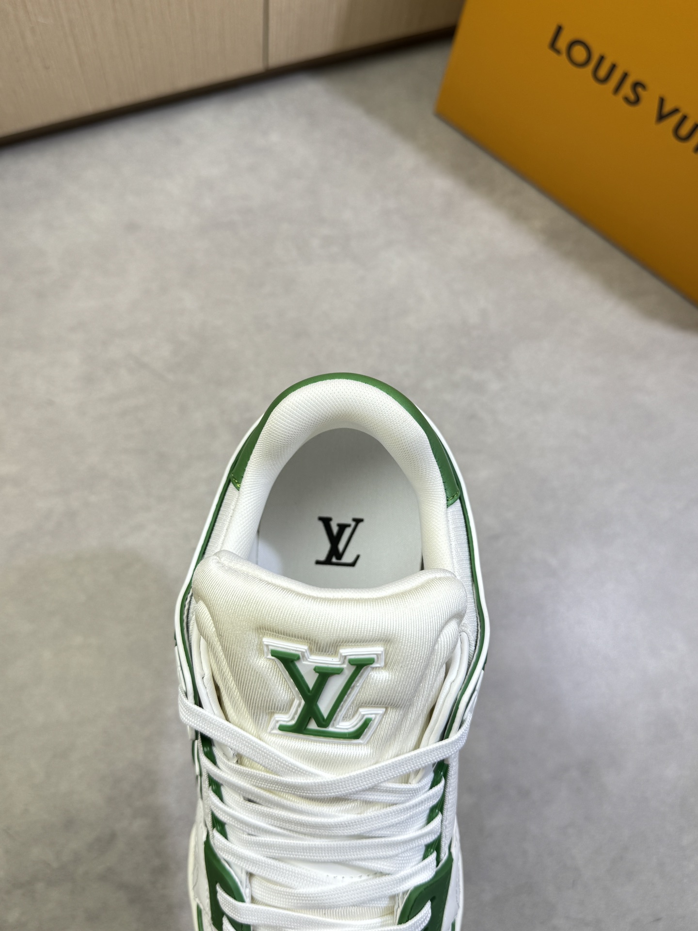 LVShoes