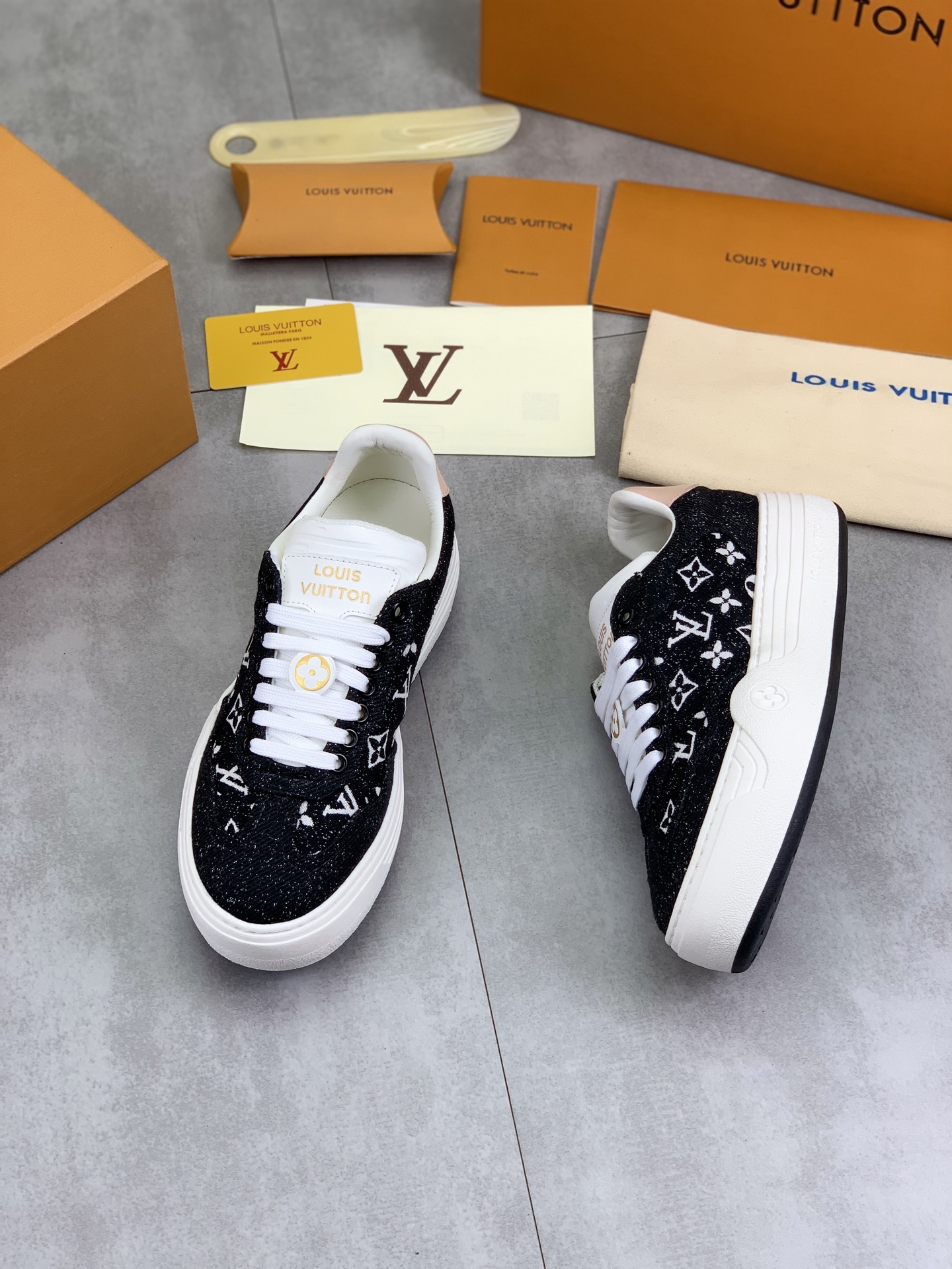 LVShoes