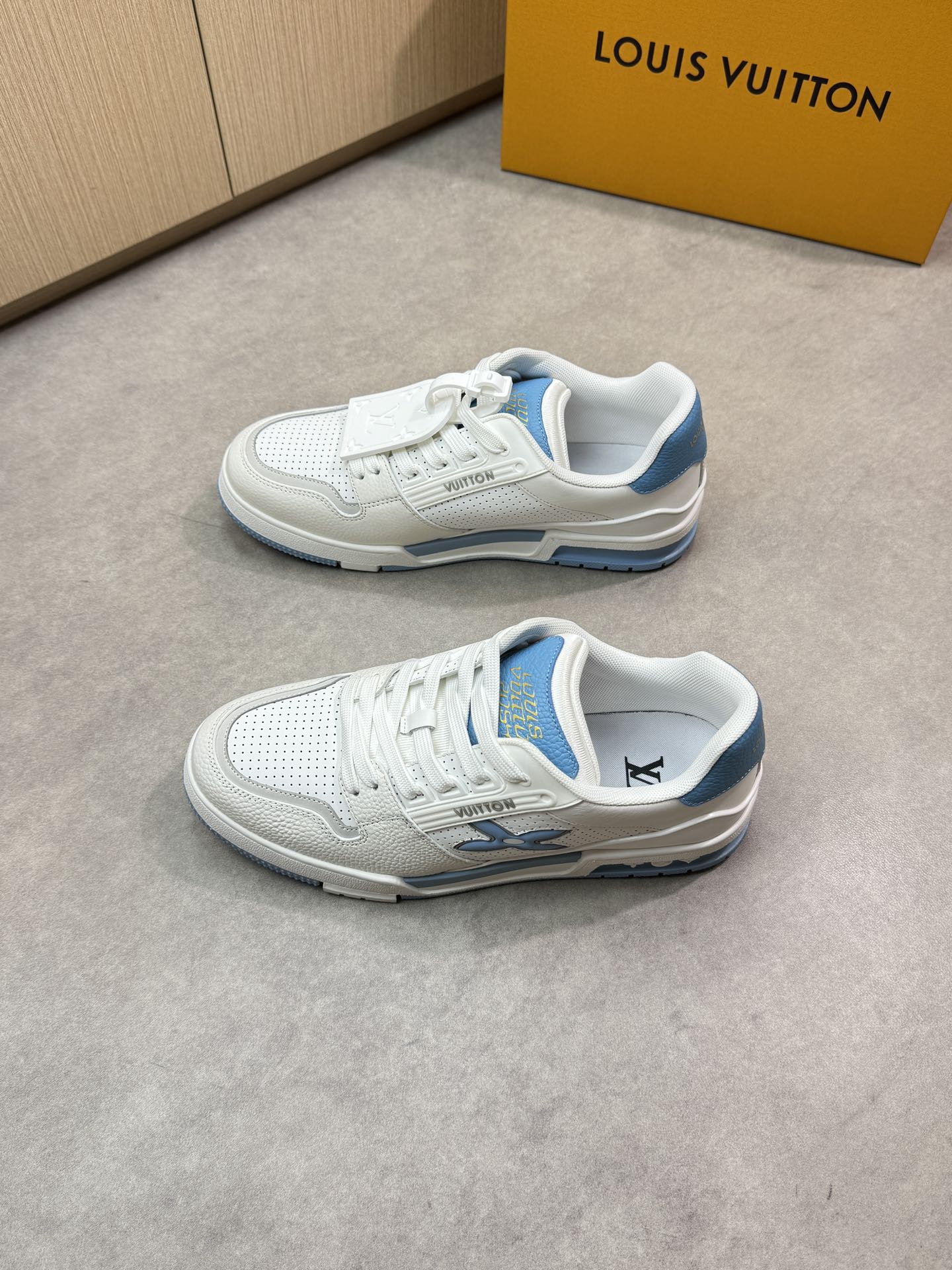 LVShoes