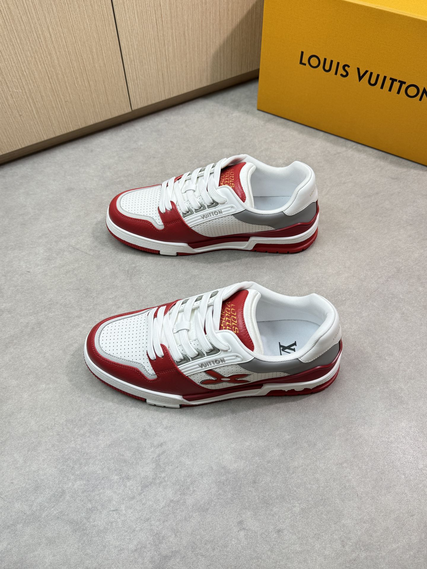 LVShoes