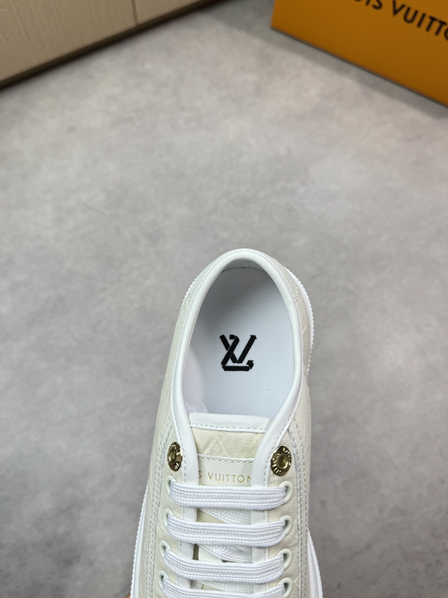 LVShoes