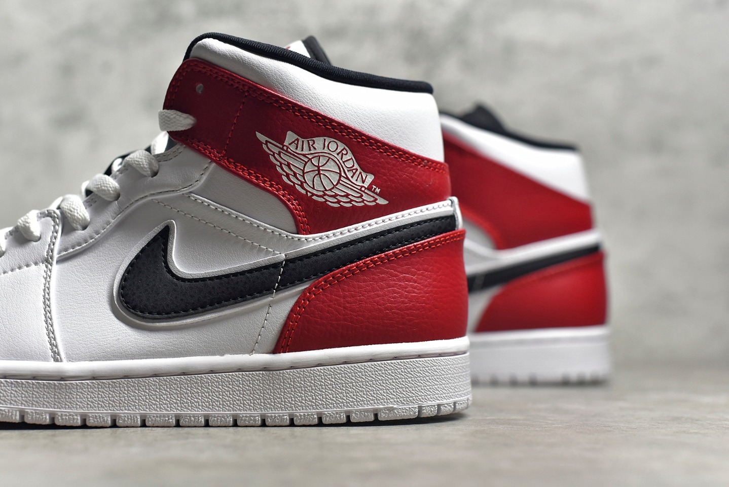 AirJordan1MidSHOES