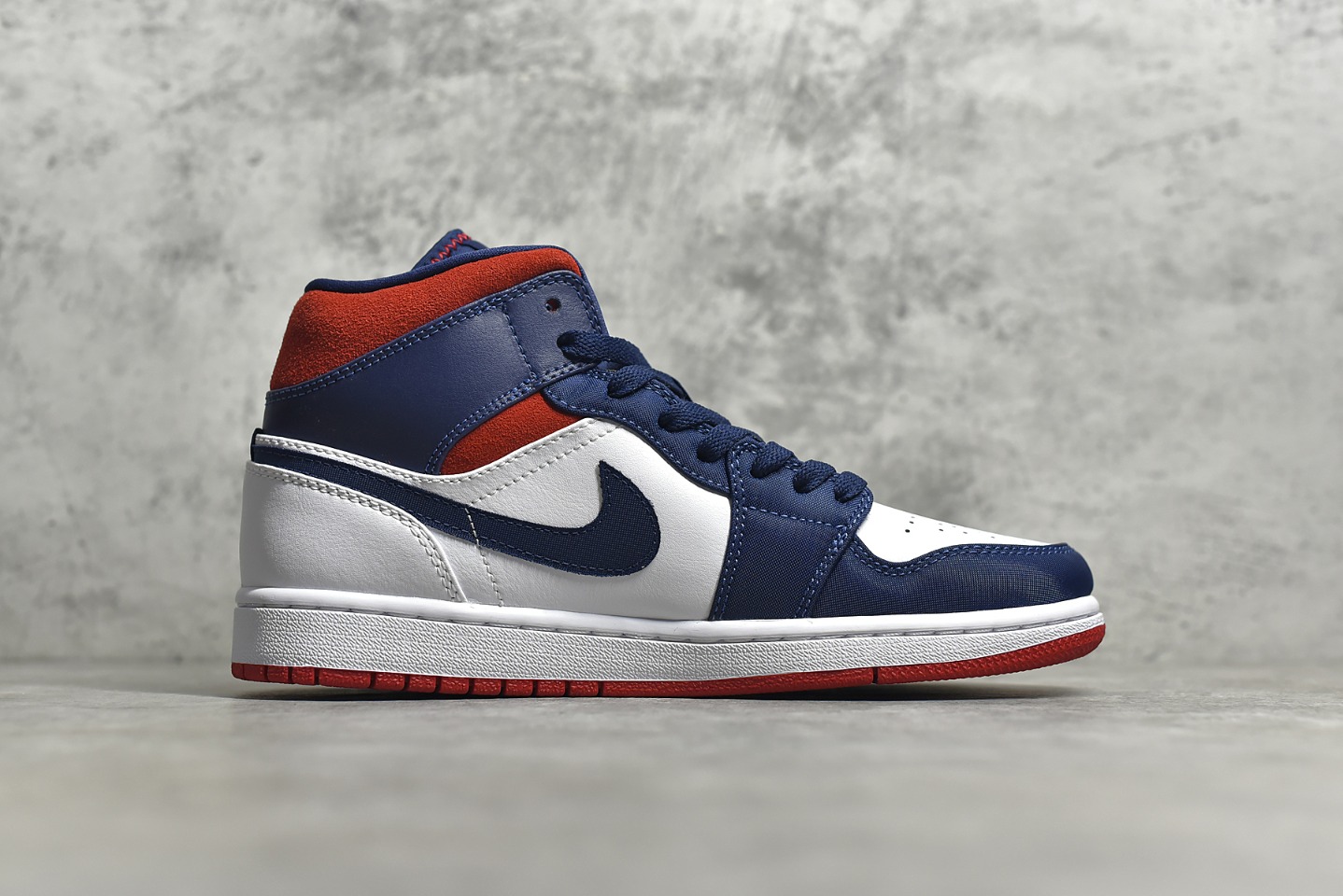 AirJordan1MidSHOES