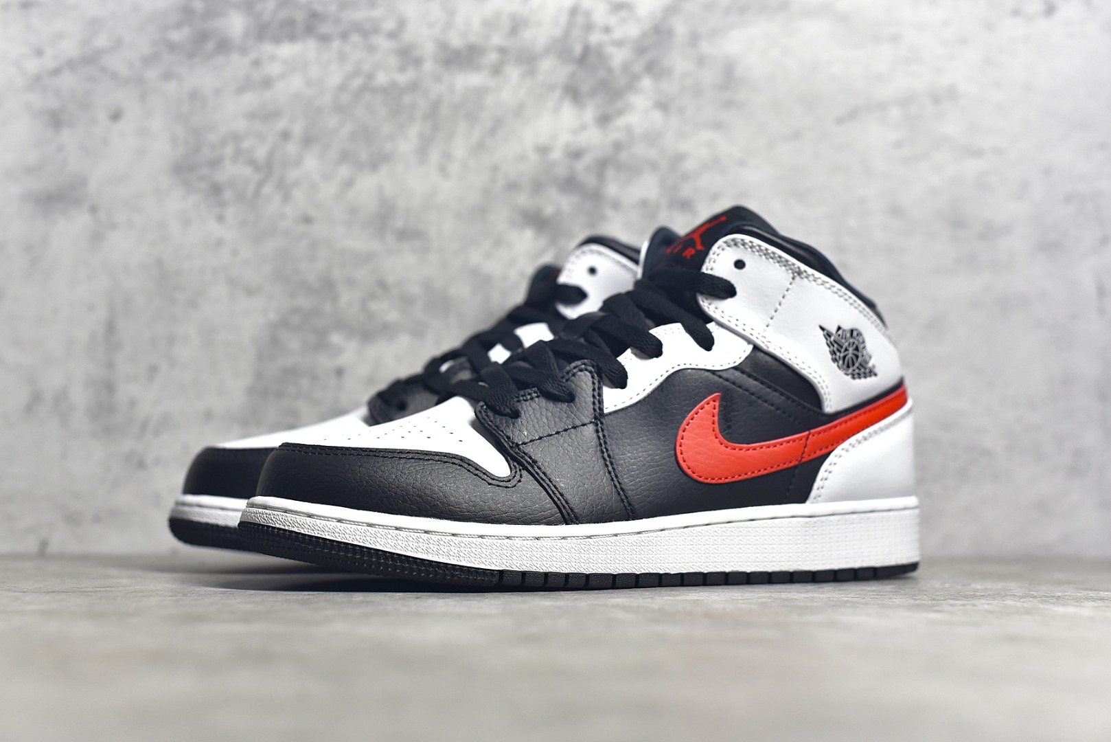 AirJordan1MidSHOES
