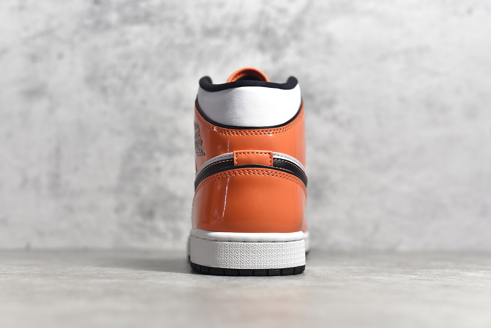 AirJordan1MidSHOES