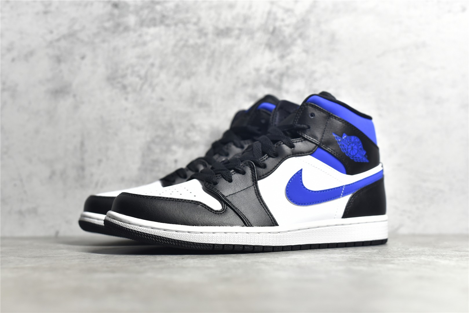 AirJordan1MidSHOES