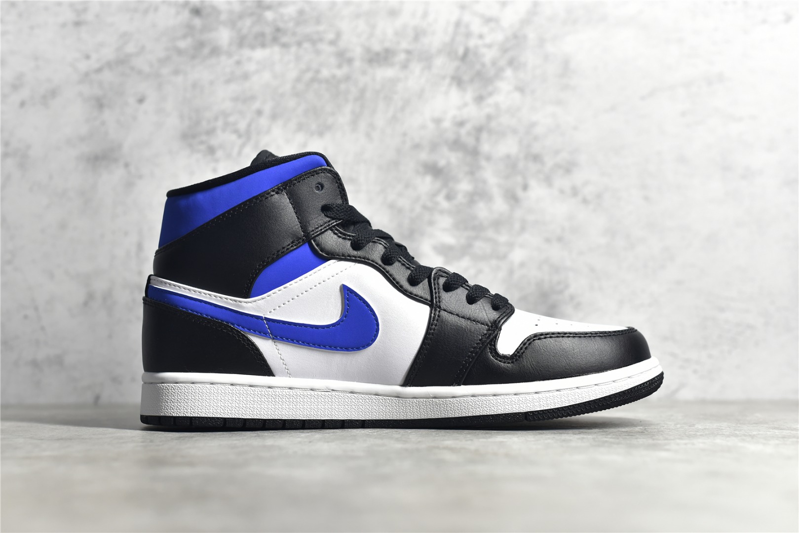 AirJordan1MidSHOES