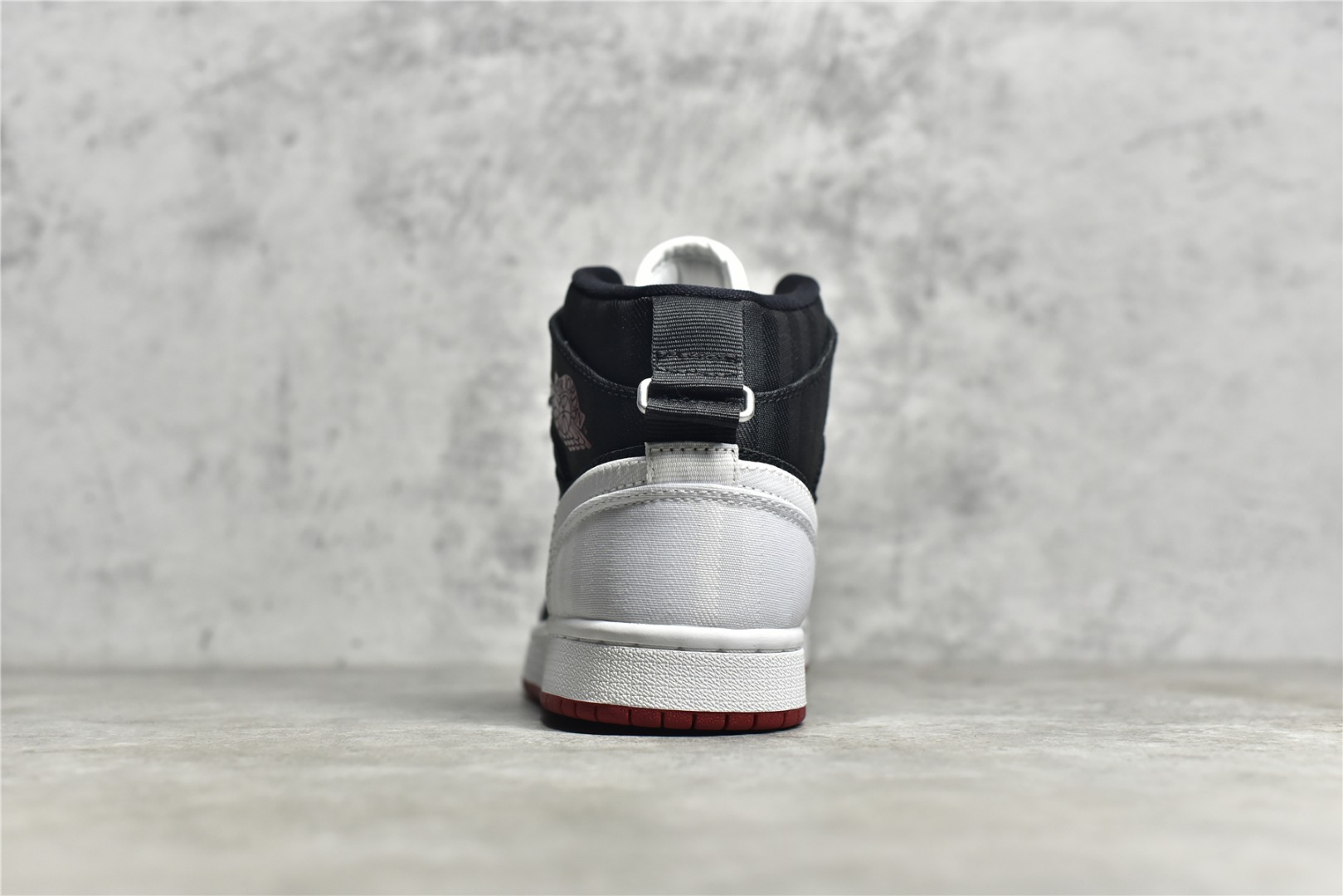 AirJordan1MidSHOES