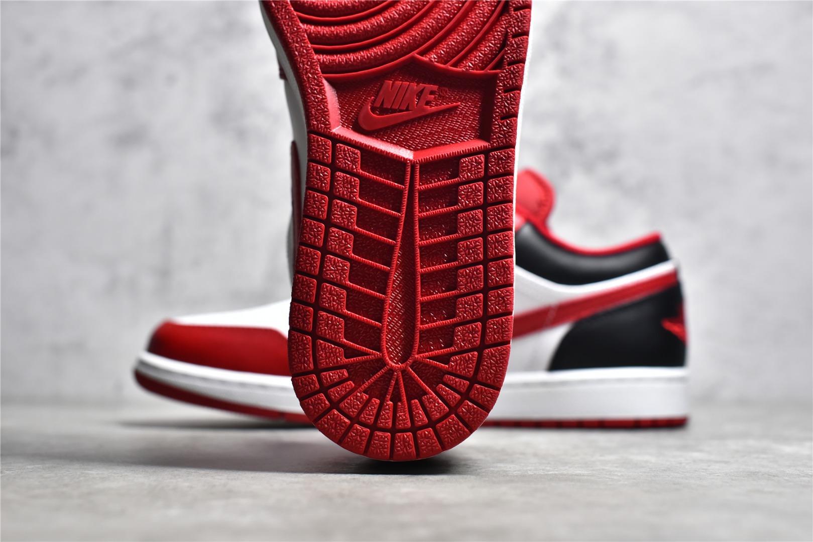 AirJordan1LowSHOES
