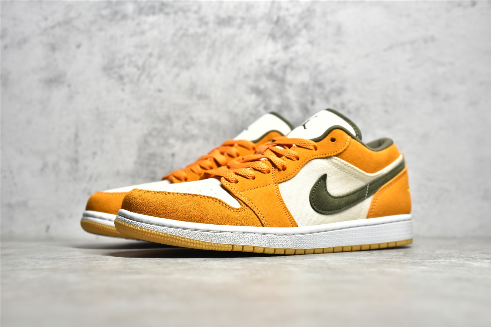 AirJordan1LowSHOES