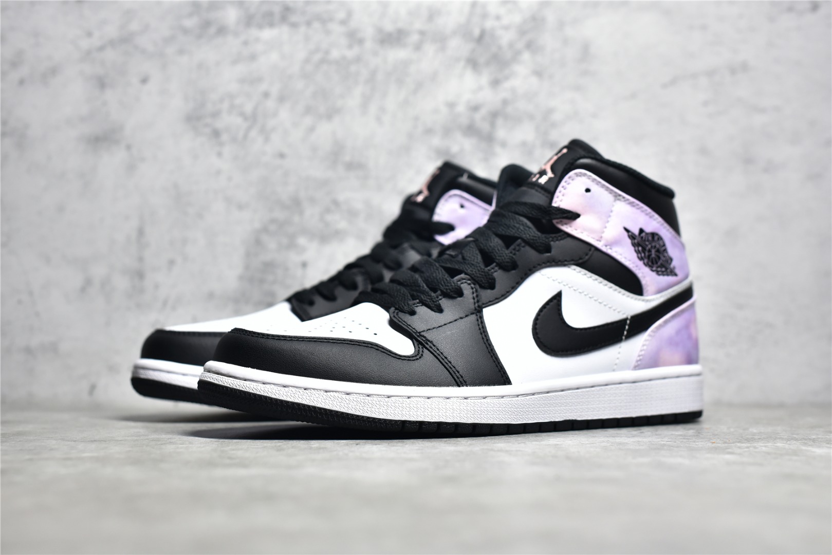 AirJordan1MidSHOES