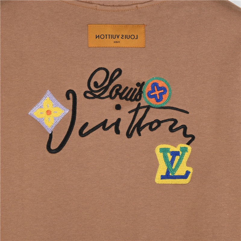 Hoodies & Sweatshirts