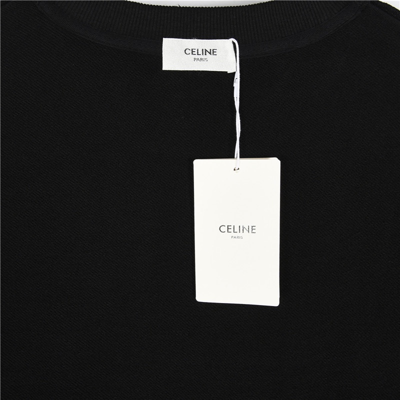 Hoodies & Sweatshirts