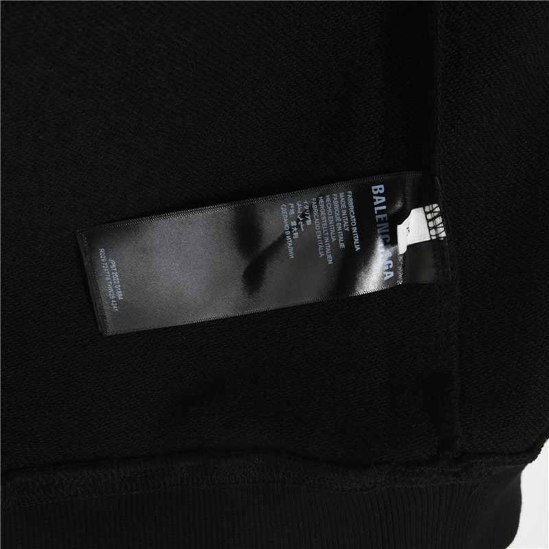 Hoodies & Sweatshirts